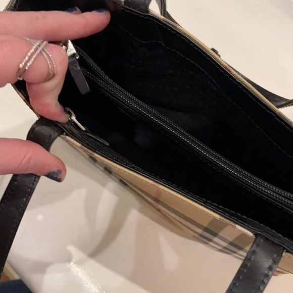 Burberry House Check Small Tote Black - Picture 4 of 10